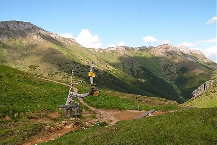 Stará Lesná - turistické chodníky a prírodné atrakcie v blízkosti apartmánov Terra s výhľadom na Tatry