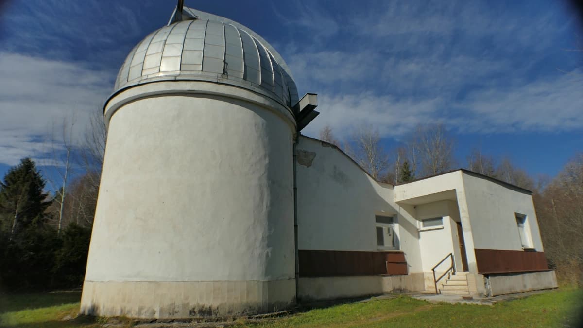 Observatórium Stará Lesná - atrakcia v okolí Apartmánov Terra, vzdialenosť 1,2 km - Astronomické observatórium s možnosťou pozorovania nočnej oblohy.